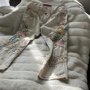 Low rise cropped jeans